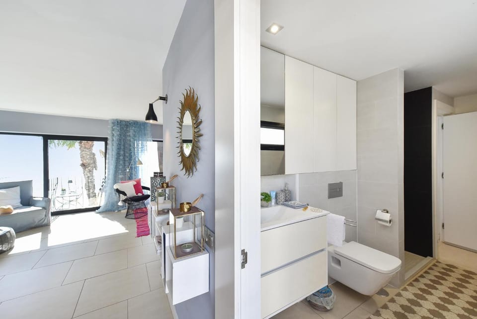 Shower, Bathroom, towels