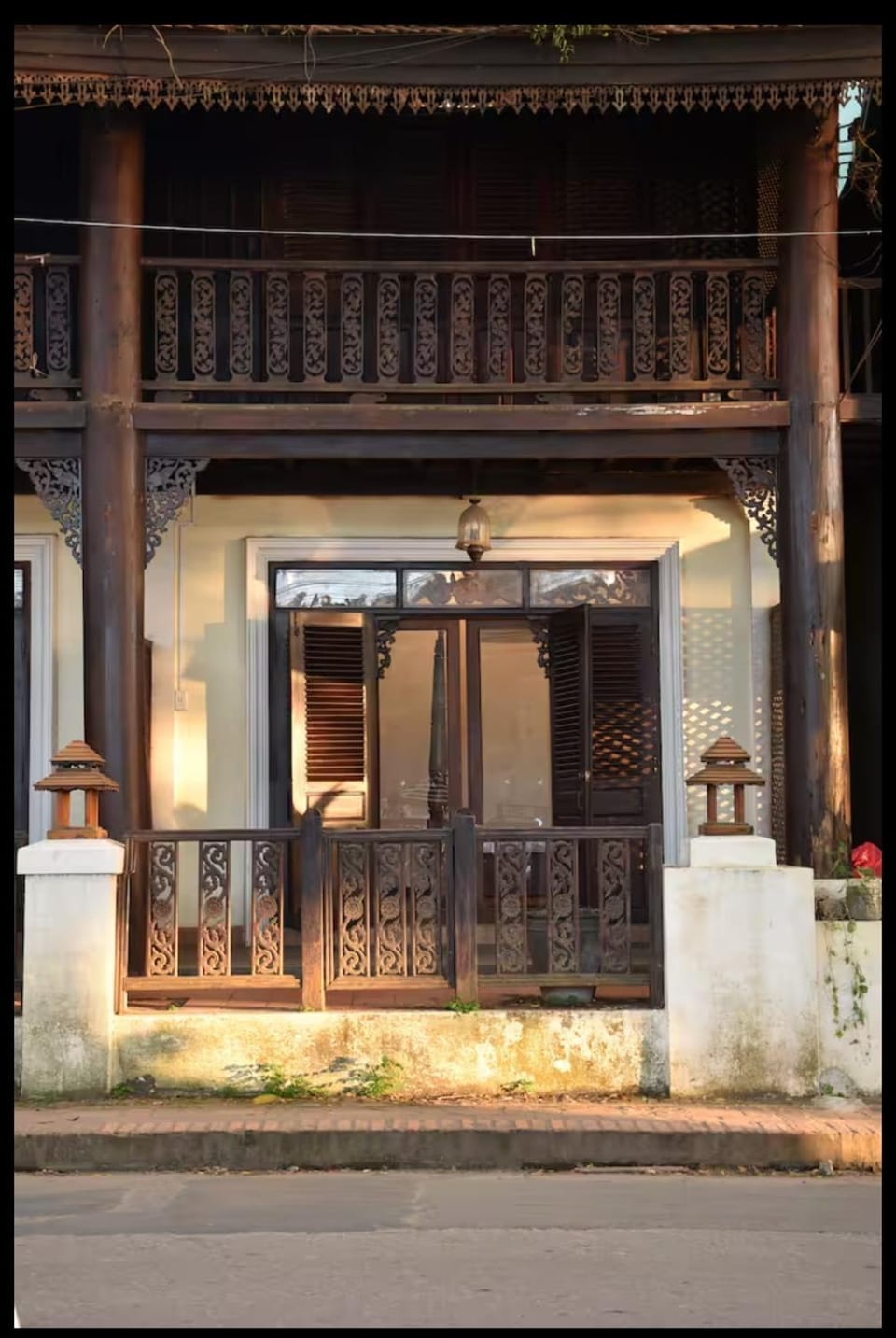 Property building, Facade/entrance, Day, Balcony/Terrace