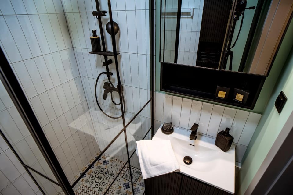 Shower, Bathroom