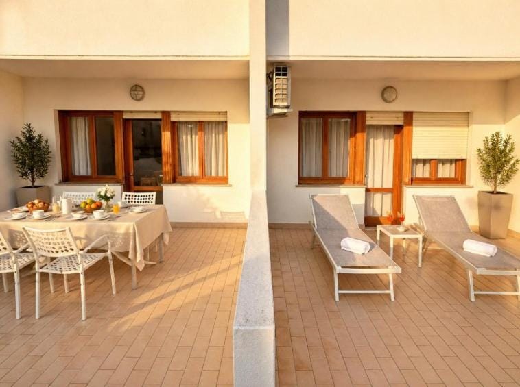 Property building, Balcony/Terrace, furniture