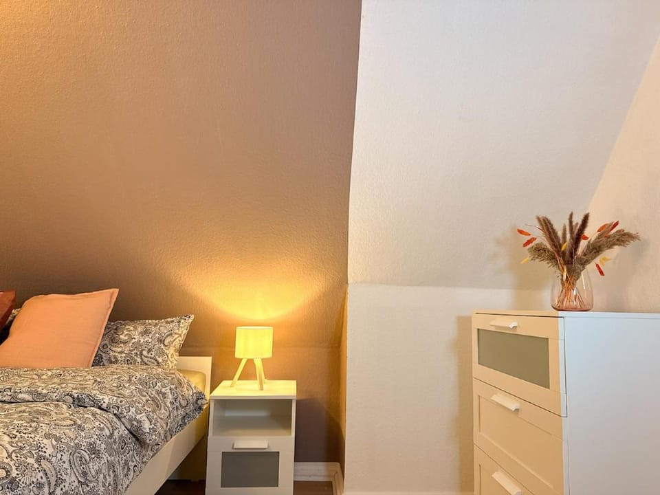 Newly renovated attic apartment - top amenities Apartment in Oldenburg