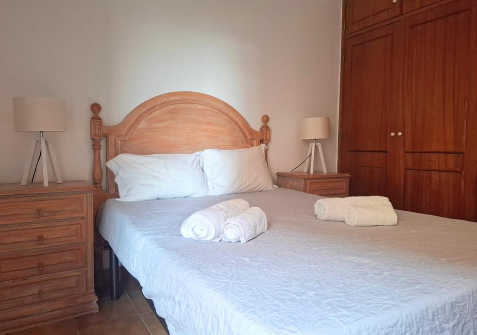Bed, Photo of the whole room, Bedroom, towels, wardrobe