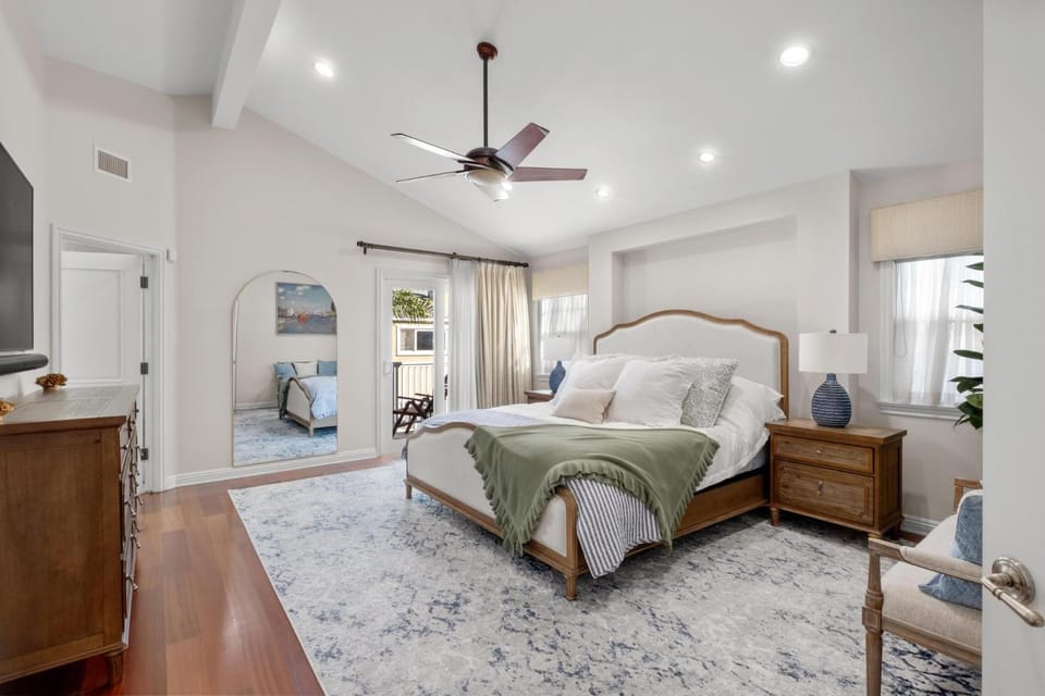 4br Beach House Steps from Beach with AC Parking BBQ House in Hermosa Beach
