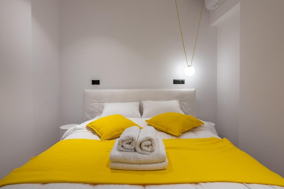 Studio 8 black & Yellow Urban Apartment City Center Apartment in Peloponnese, Western Greece and the Ionian