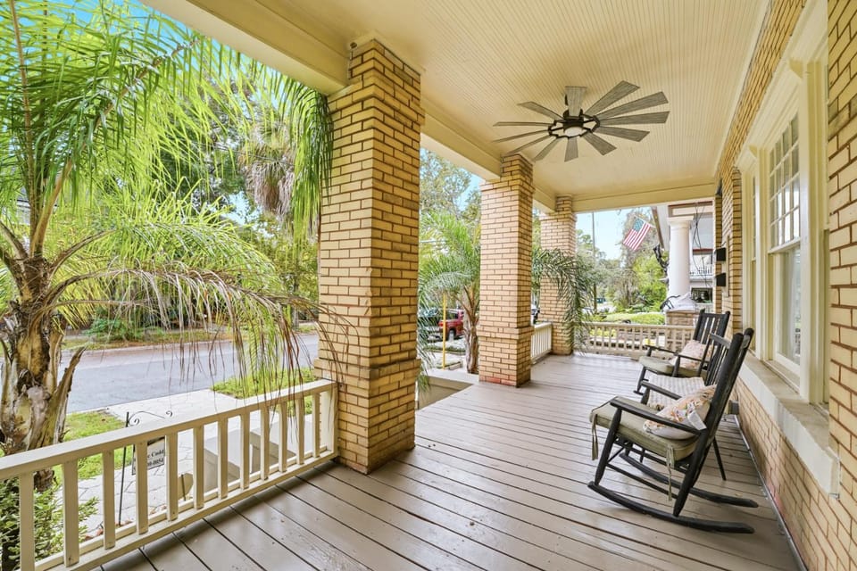 Peaceful Springfield Unit w Skyline Patio & AC Apartment in Jacksonville