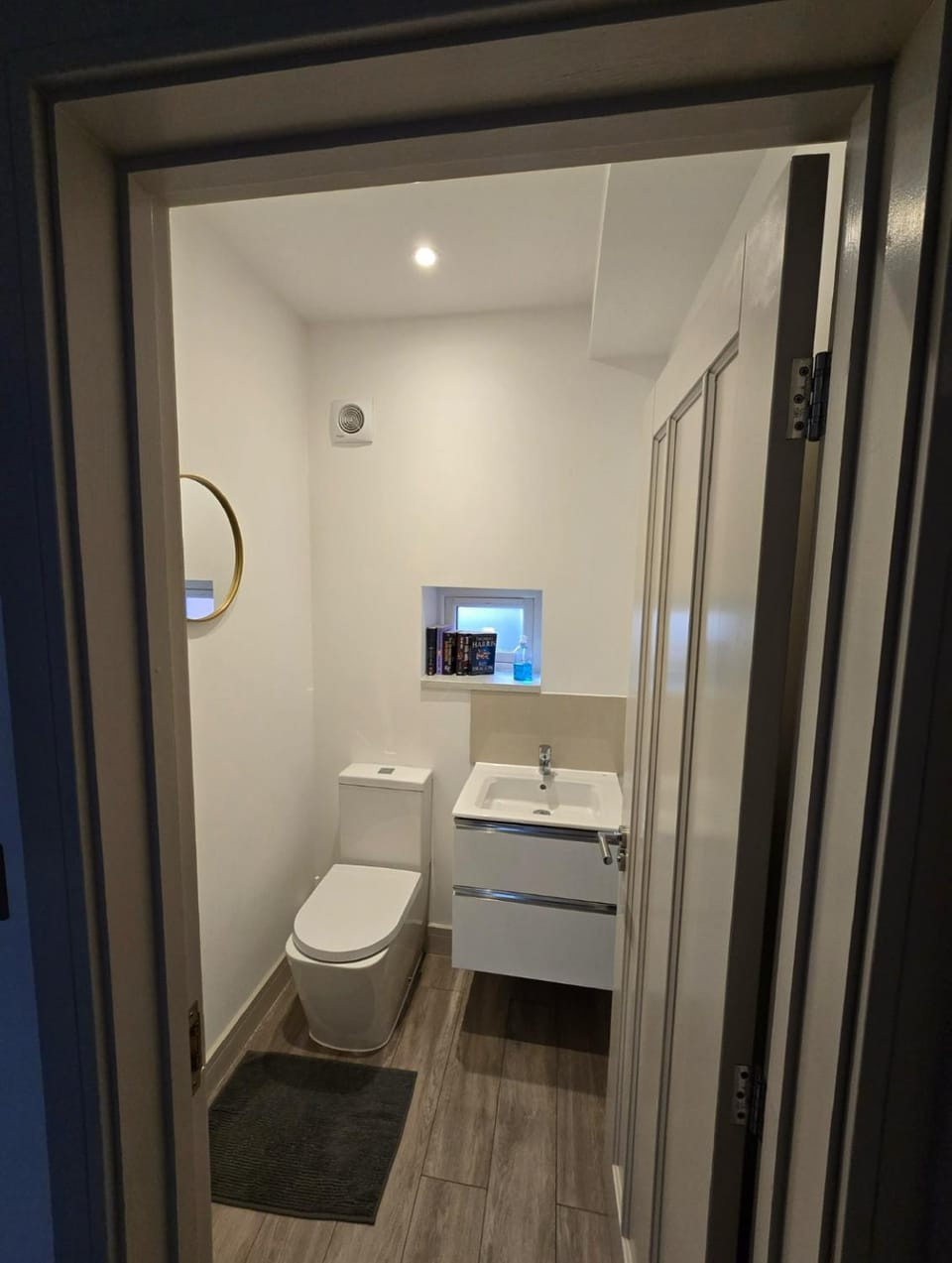 Modern Two-Bedroom House - Free Parking House in Oxford