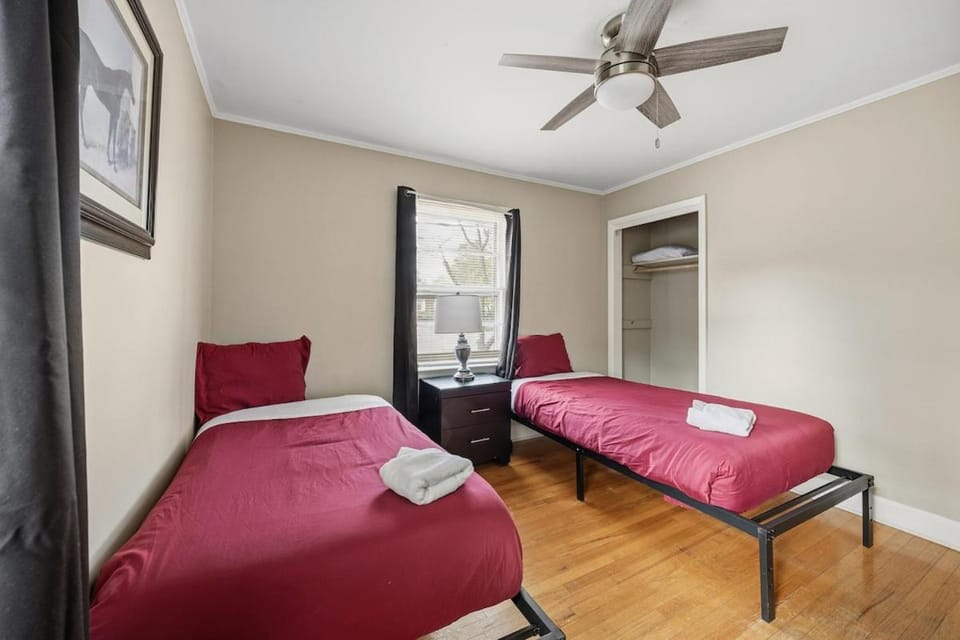 3BR Near Cape Fear Valley Med Ctr & Fort Liberty House in Fayetteville