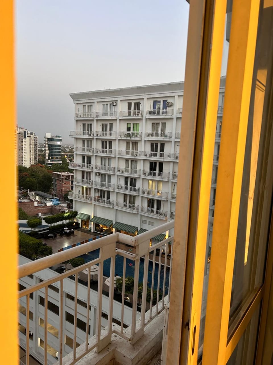 Booze & Beds Apartment in Lucknow