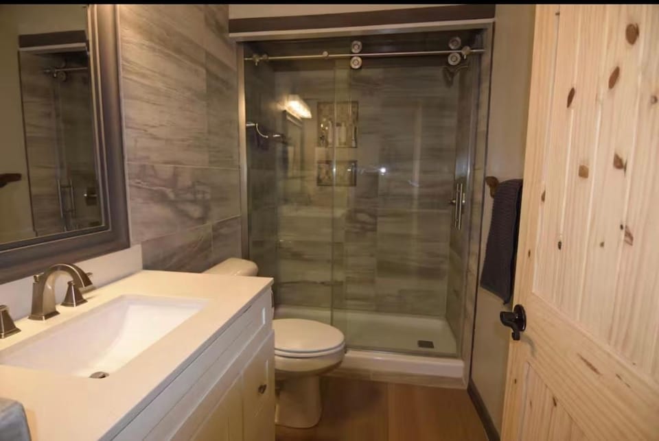 Hot Springs Lakefront Condo Apartment in Lake Hamilton