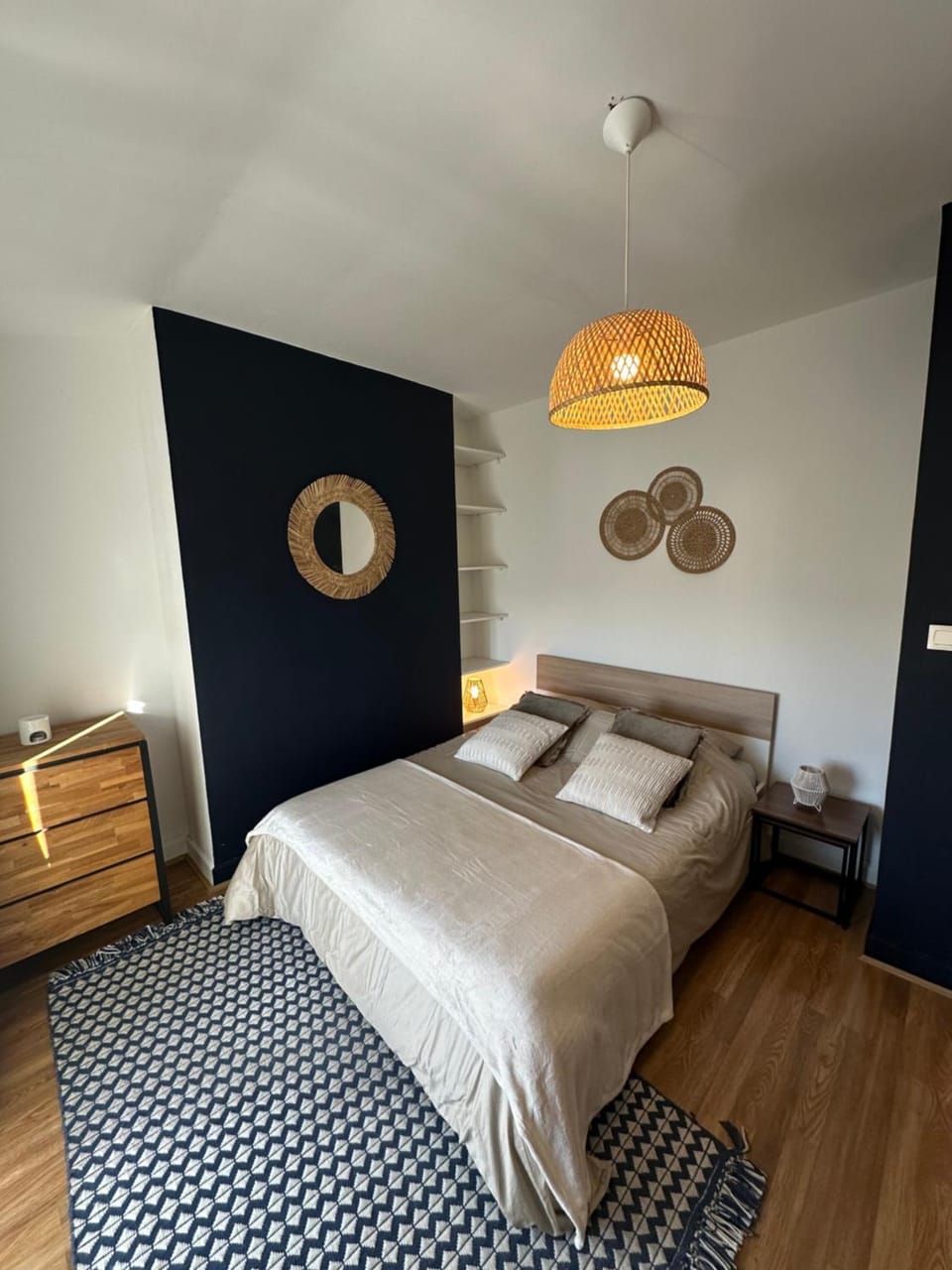 Bed, Photo of the whole room, Bedroom