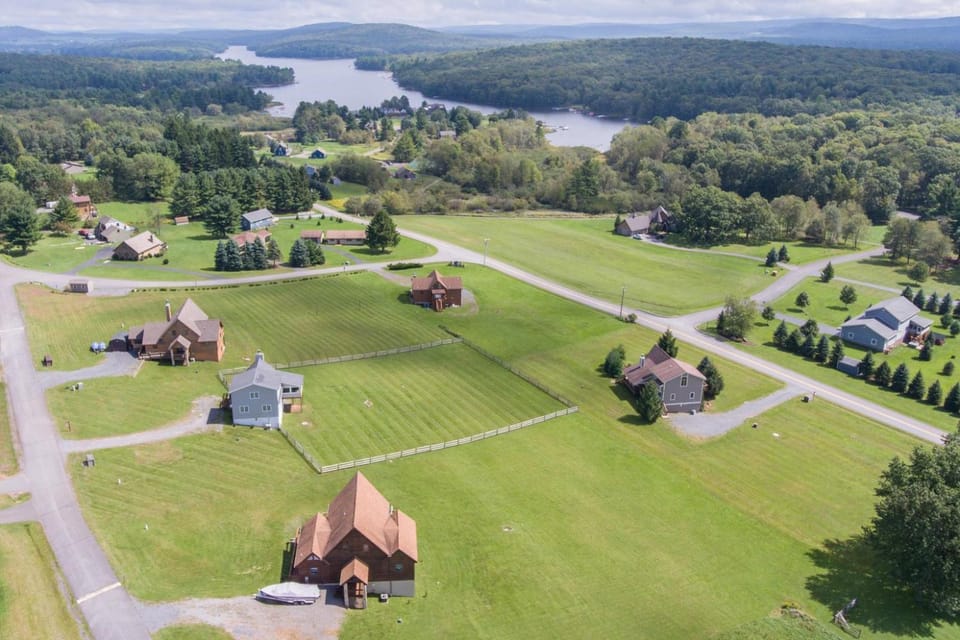 Good Vibrations House in Deep Creek Lake