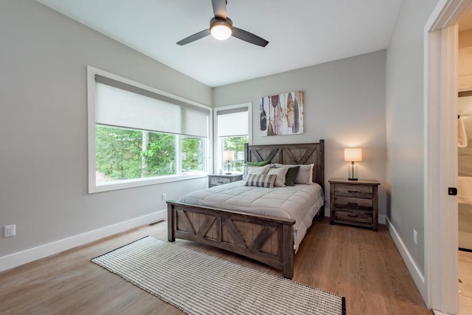 Grand Lakefront Estate House in McHenry