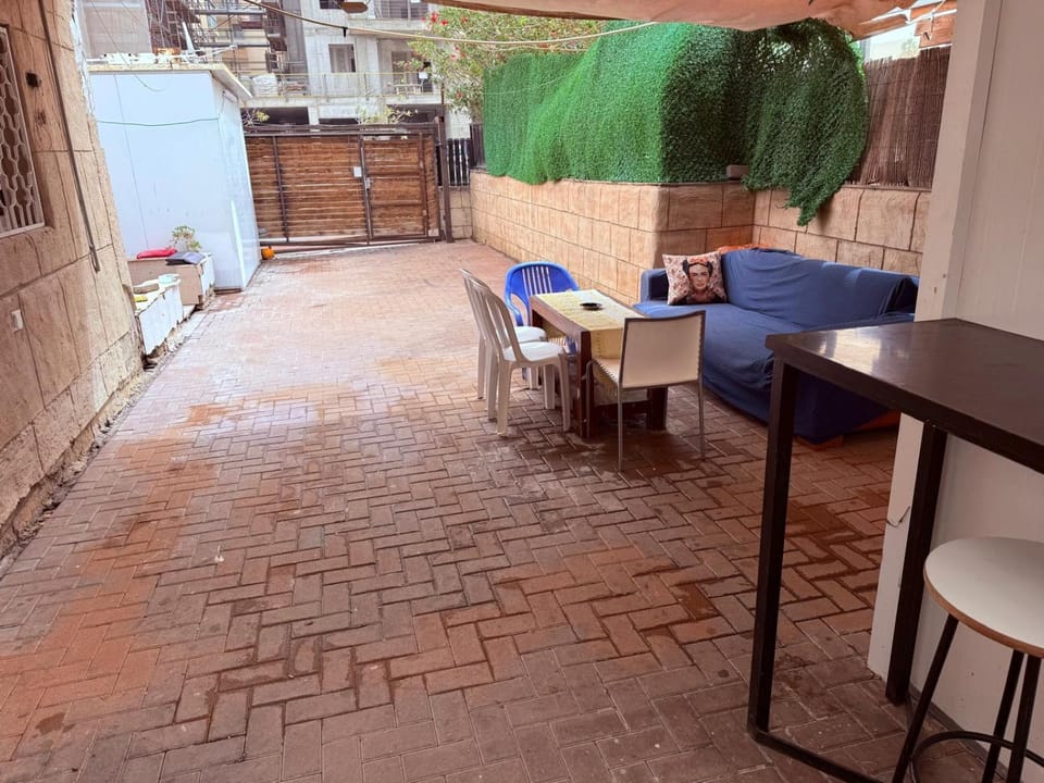 Garden, Seating area