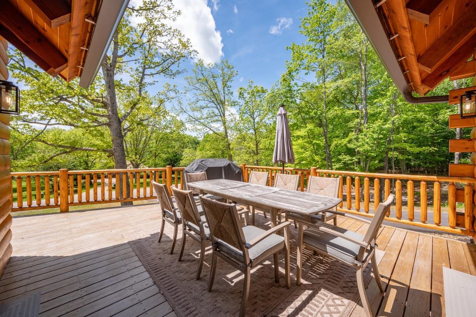 Great Escape Lodge House in Deep Creek Lake