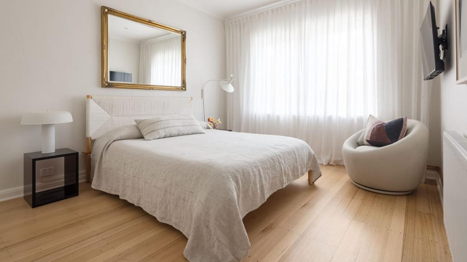 Parkside Escape in Middle Park Apartment in Melbourne