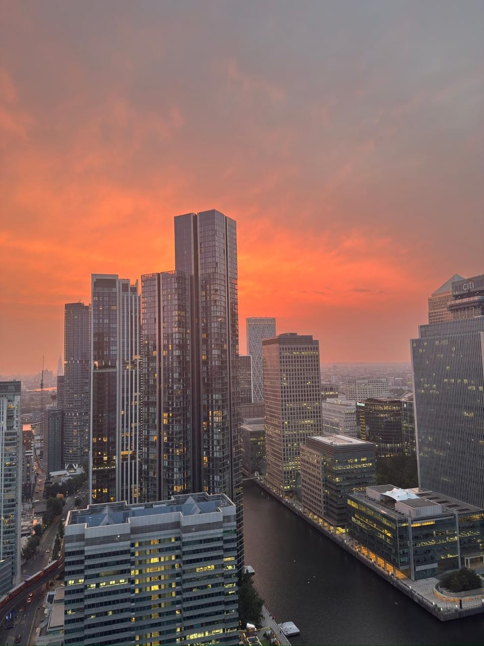 Canary Wharf Iconic London Skyline View Apartment in London