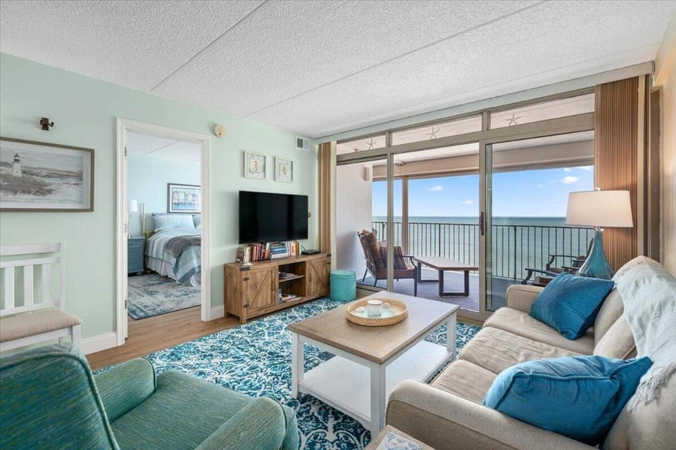 English Towers-Direct Ocean Front Views From Your Private Balcony and Renovated Condo! House in Ocean City
