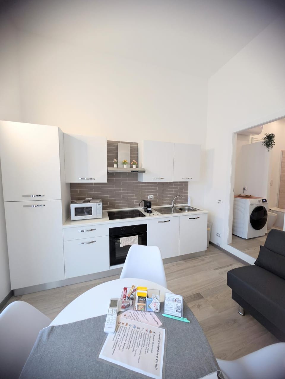 Living room, Dining area, oven, stove