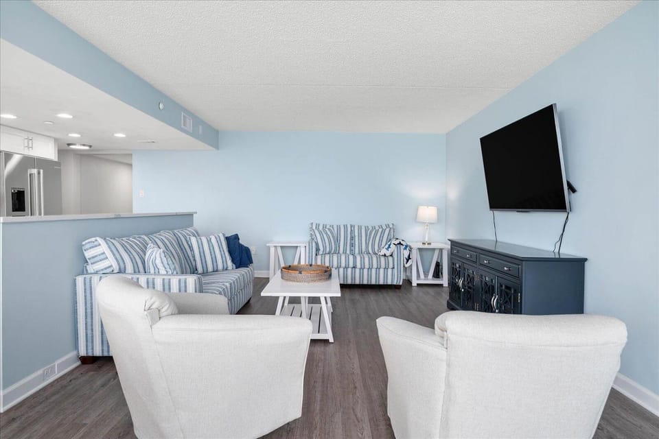 Quay-Upgraded Ocean Front 3 Bedroom Condo with Indoor & Outdoor Pools! House in Ocean City