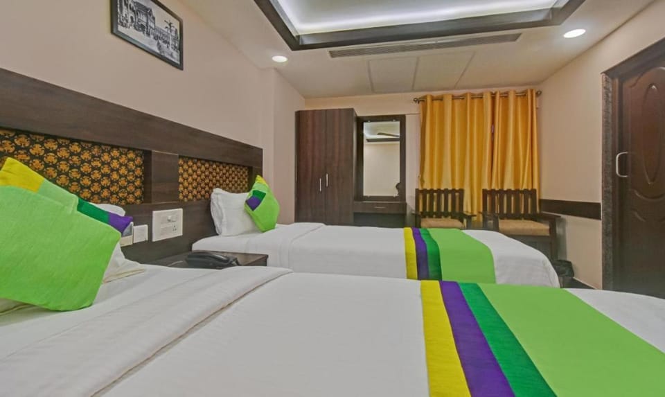 Starlight Hotels Palm Tree Mylapore Ramakrishna Mutt Road chennai Bed and Breakfast in Chennai