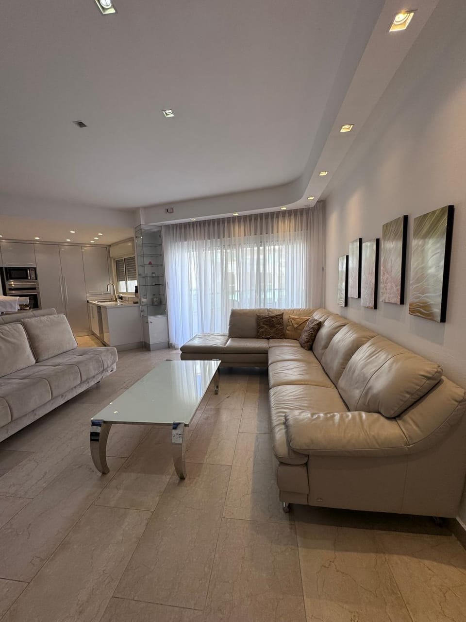 TV and multimedia, Seating area