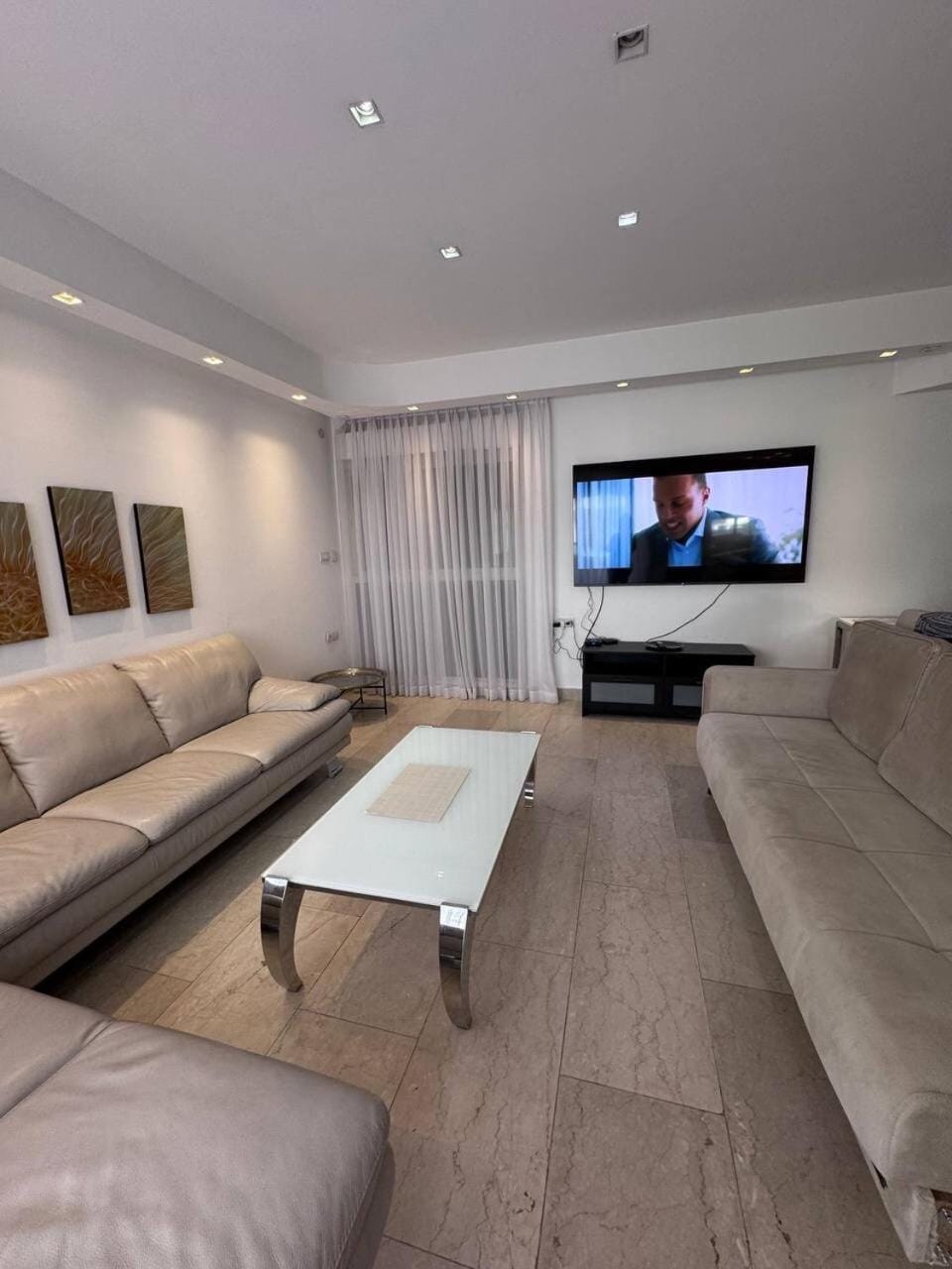 Communal lounge/ TV room, TV and multimedia, Living room, Seating area