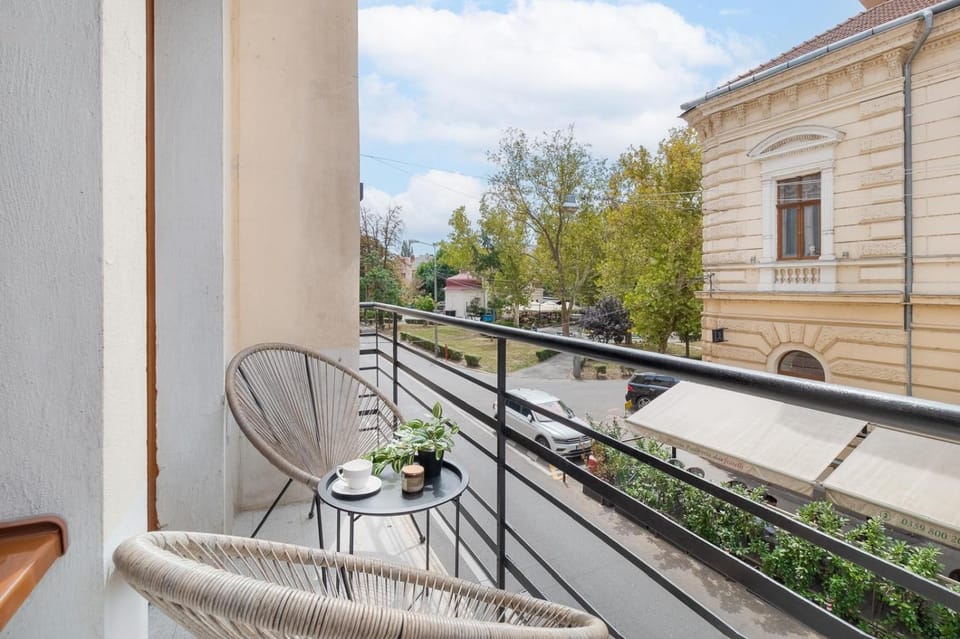 Oasis Rooms Oradea Bed and Breakfast in Romania
