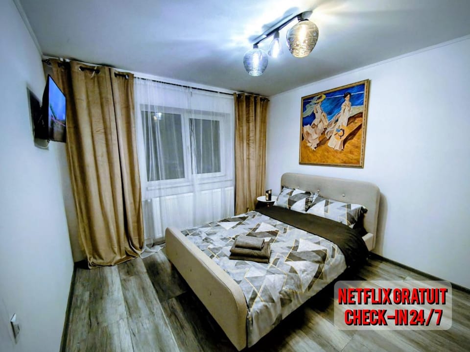 TV and multimedia, Photo of the whole room, Bedroom, towels