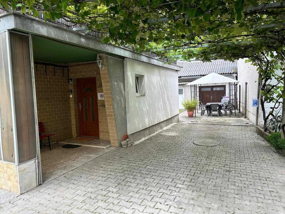 Facade/entrance, Parking