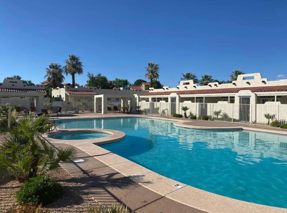 Hot Tub, Swimming pool
