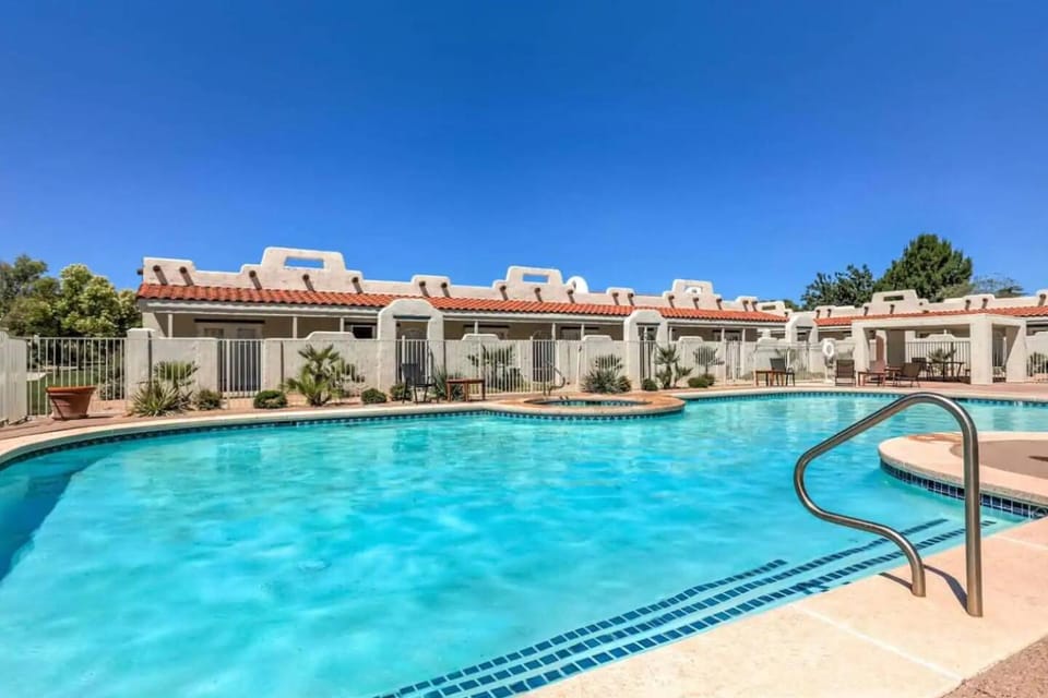 Swimming pool, sunbed