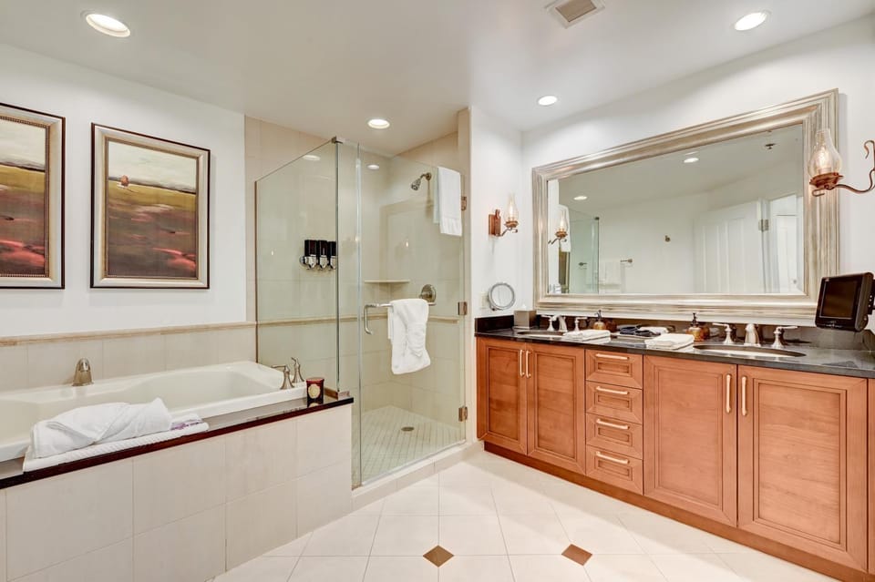 Shower, Bathroom, Bath, towels