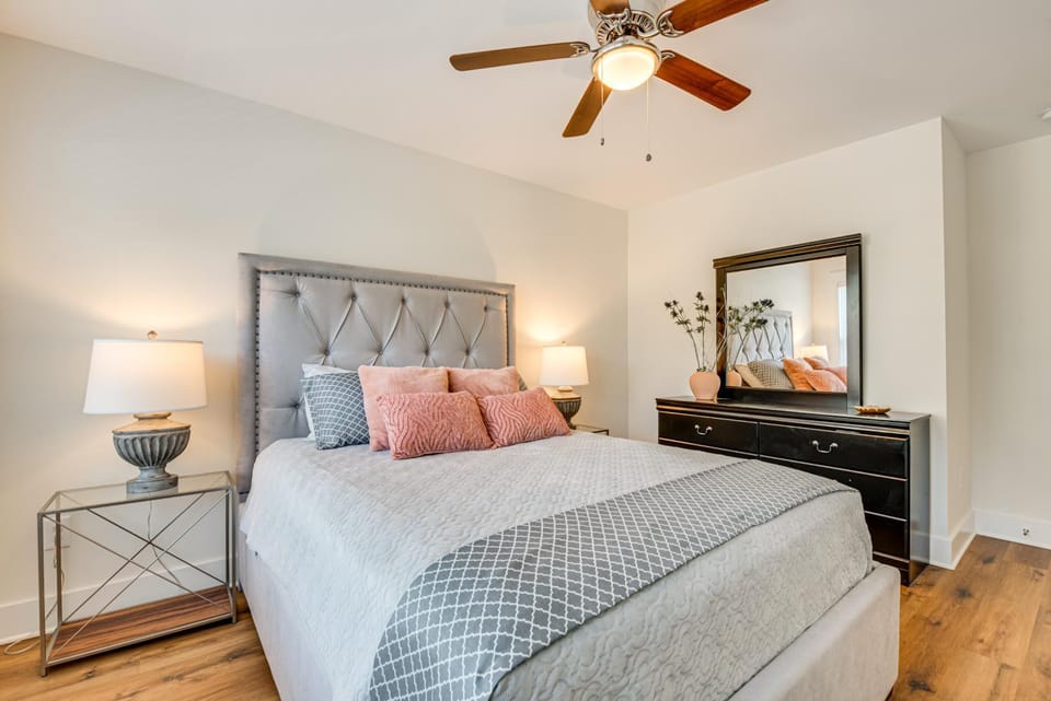 1 Mi to Dtwn & Georgia Tech: Modern ATL Gem! House in Atlanta
