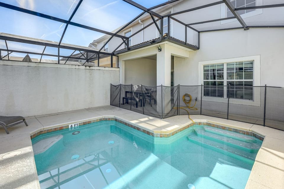 Lanai & Private Pool, 8 Mi to WDW: Family Getaway! House in Kissimmee