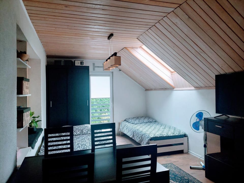Bed, Photo of the whole room