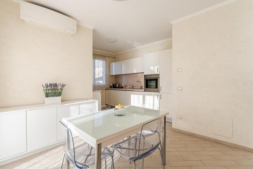 Villa Indipendente, 200mq giardino e posto auto Villa in Liguria
