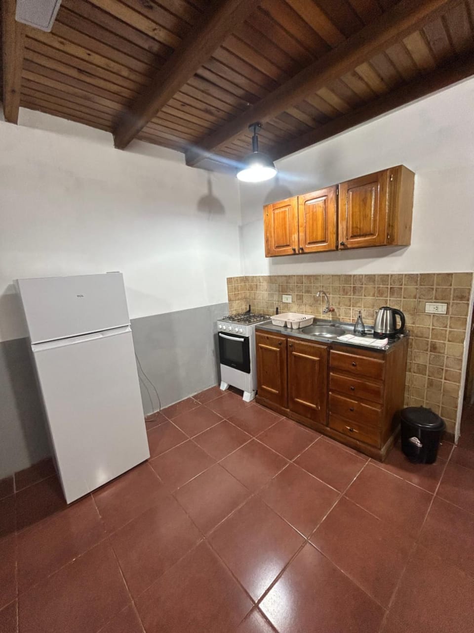 Kitchen or kitchenette, minibar, oven, stove