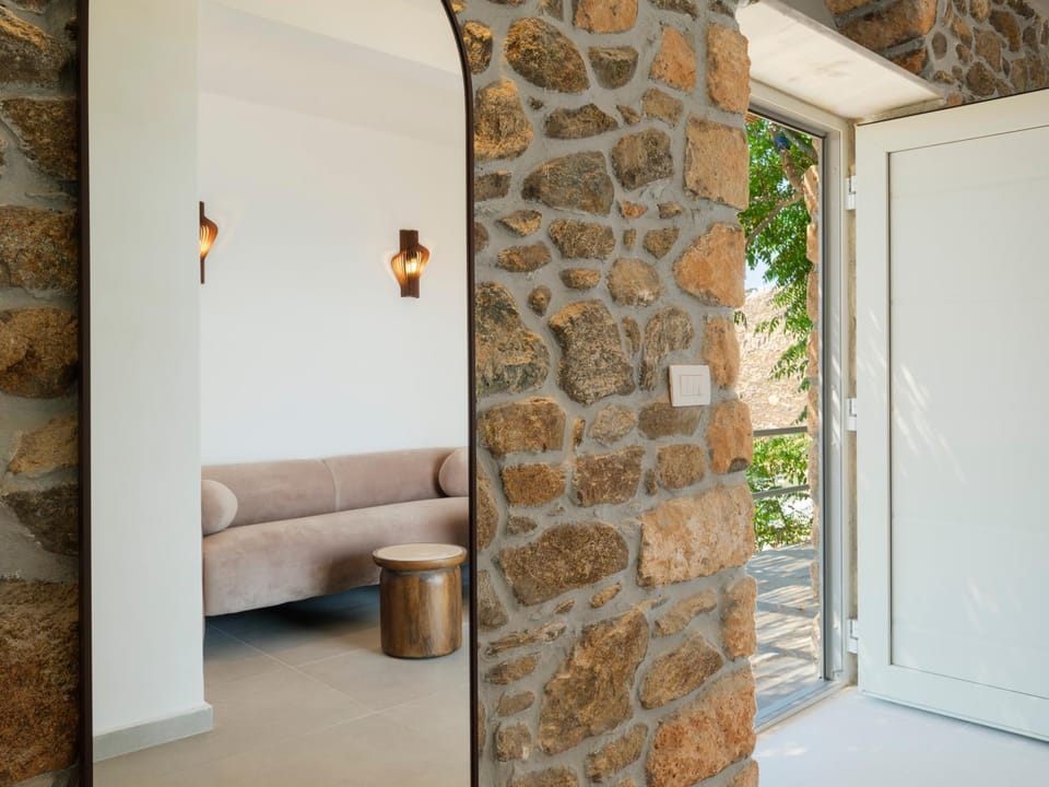 Trinitas Mare Psarou Beach Apartment in Mykonos, Mikonos 846 00, Greece