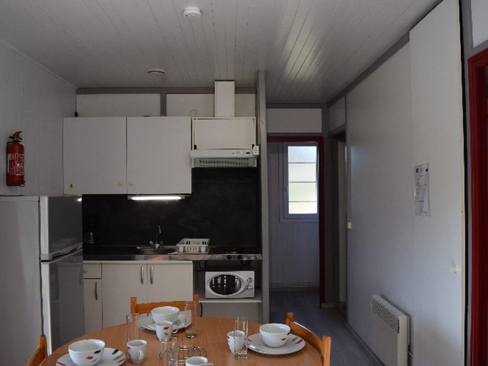 Chalet 35m² avec Terrasse, 2 Chambres - API-1-52-1014 Campground/ 
RV Resort in Occitanie