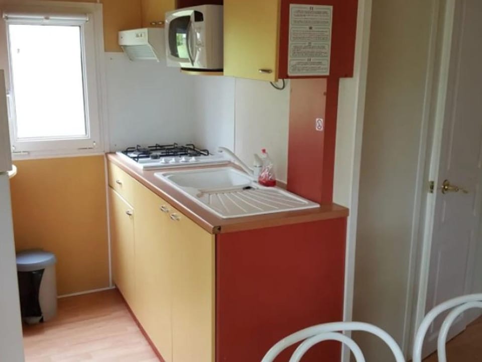 Mobil-home avec terrasse, 3 chambres, Neffes - API-1-52-981 Campground/ 
RV Resort in Provence-Alpes-Côte d'Azur
