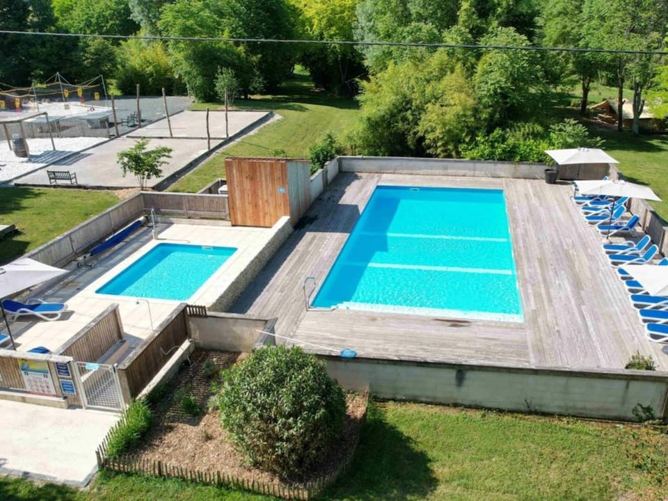Chalet convivial pour familles avec terrasse accessible - API-1-52-1019 Campground/ 
RV Resort in Nouvelle-Aquitaine