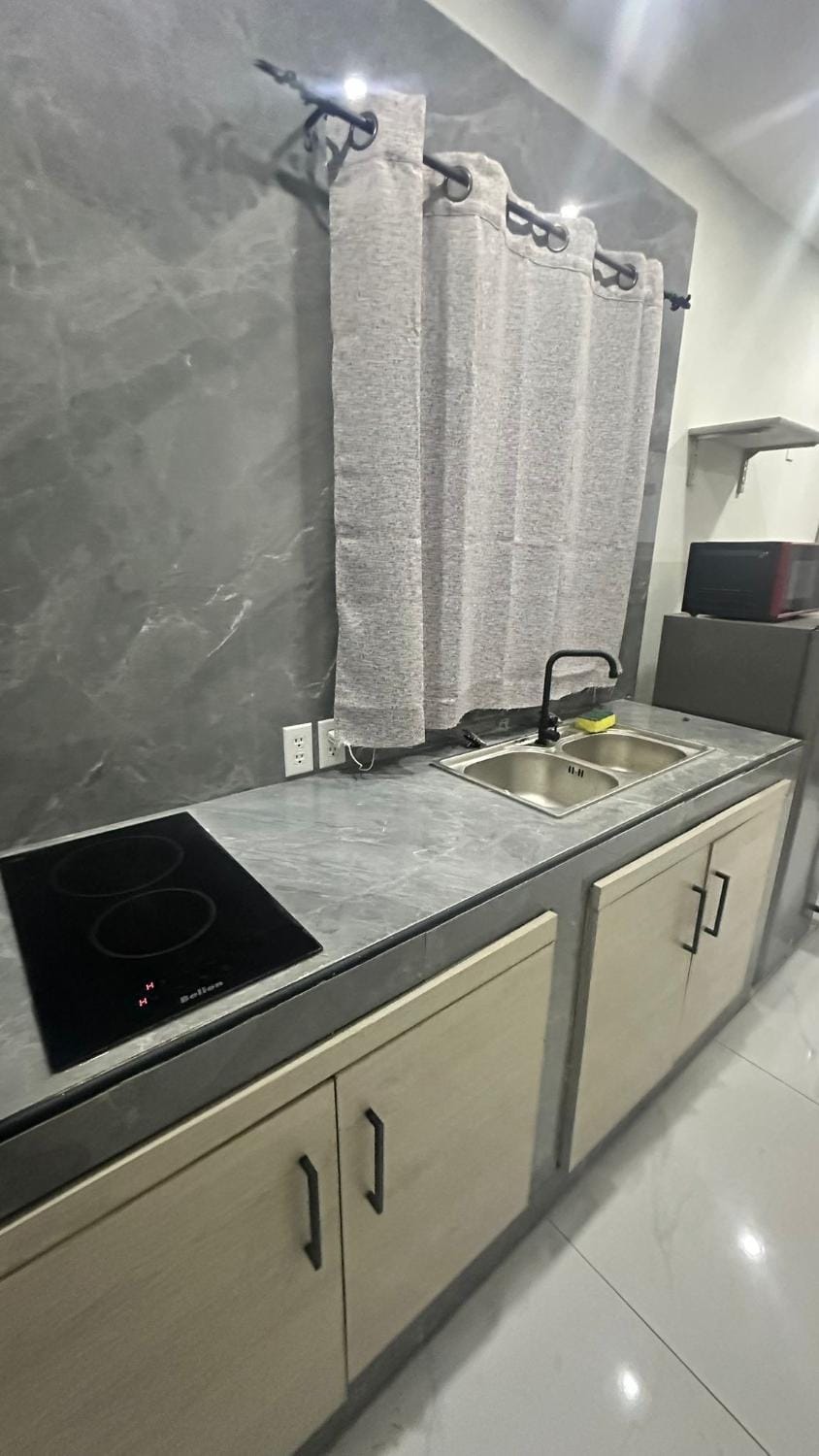 Prestige Apartments C - Affordable Studio Near Sambil Shopping Mall with Fast WiFi Apartment in Willemstad