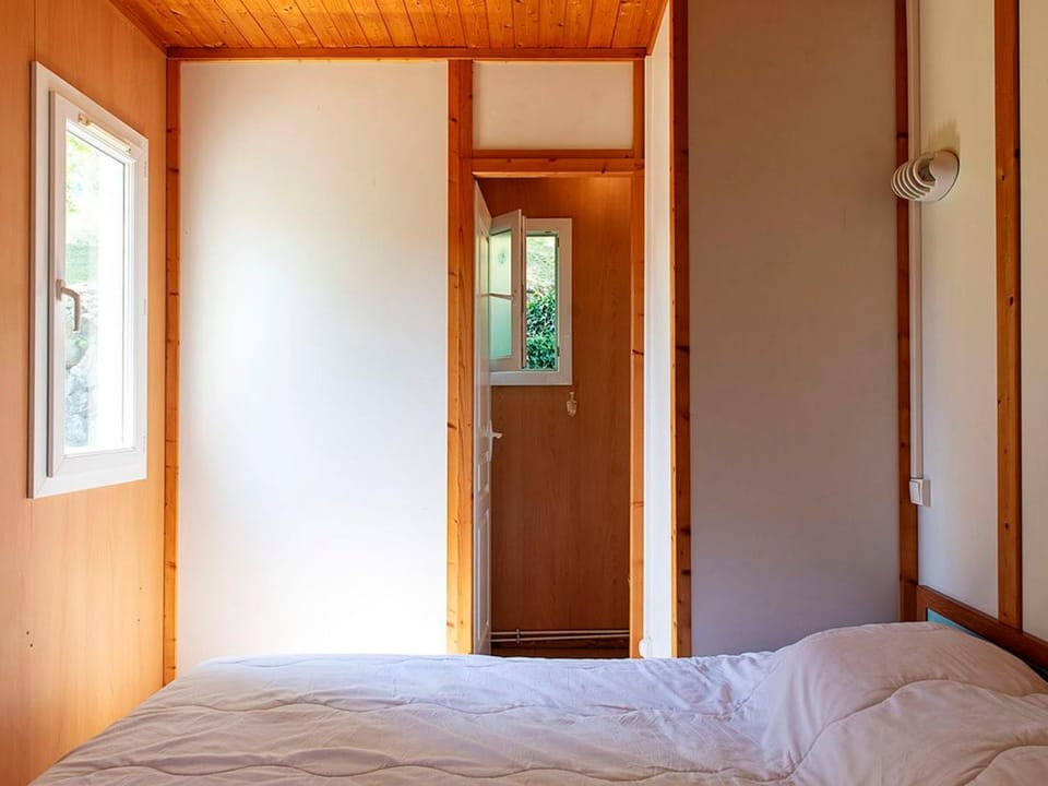 Chalet 26m² pour 6 pers. avec Terrasse - API-1-52-1063 Campground/ 
RV Resort in Nouvelle-Aquitaine