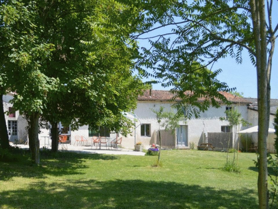 Gîte 90m² avec Terrasse pour 6 pers. - API-1-52-1119 Campground/ 
RV Resort in Nouvelle-Aquitaine