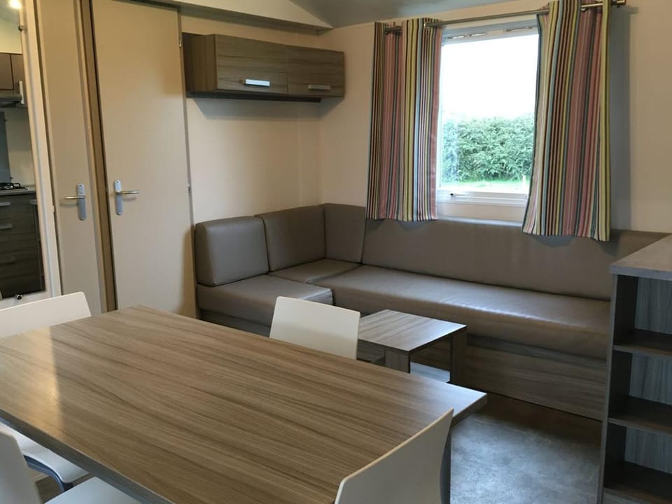 Mobil Home avec Terrasse à Saint-Boil pour 6 personnes - API-1-52-1145 Campground/ 
RV Resort in Bourgogne-Franche-Comté