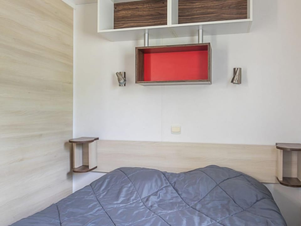 Mobil home spacieux avec terrasse pour 8 personnes - API-1-52-1343 Campground/ 
RV Resort in Pays de la Loire