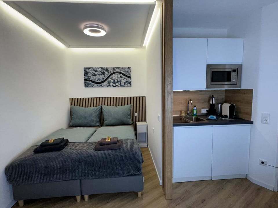 Bed, Kitchen or kitchenette, kitchen, kitchen