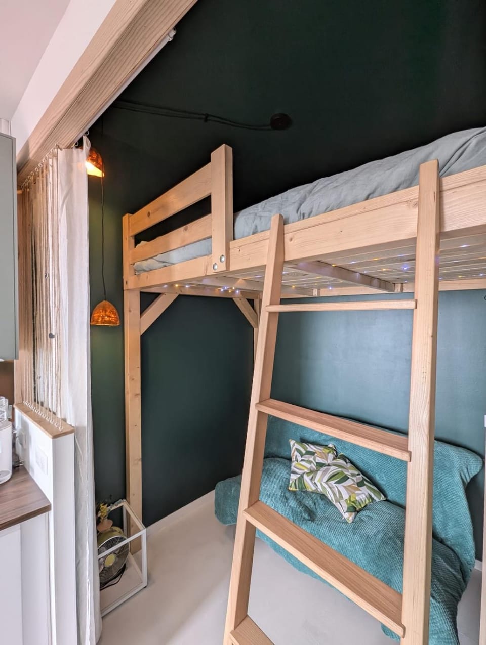 bunk bed