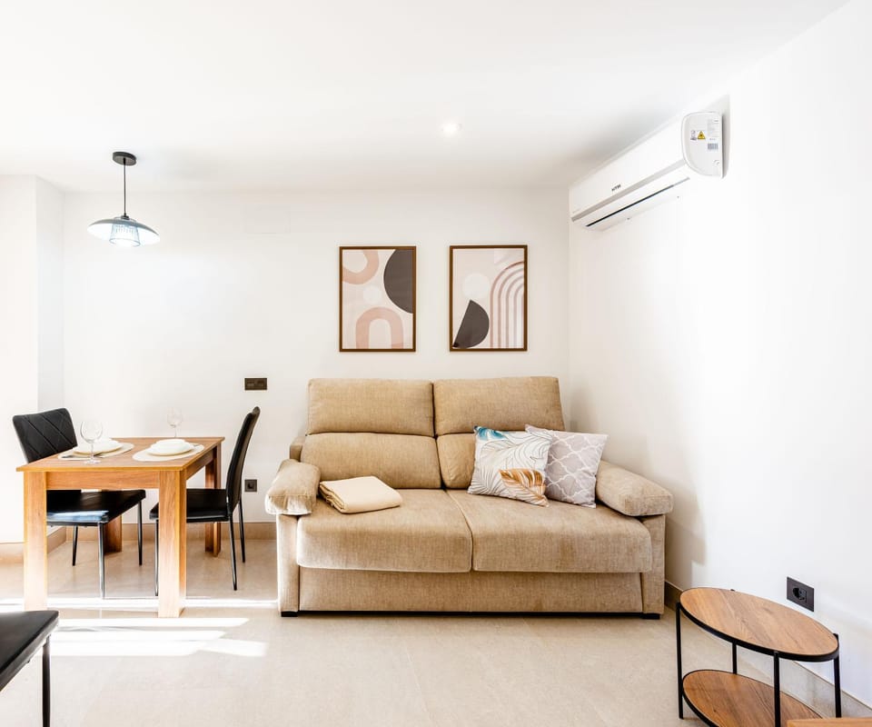 Living room, Seating area, Dining area, air conditioner