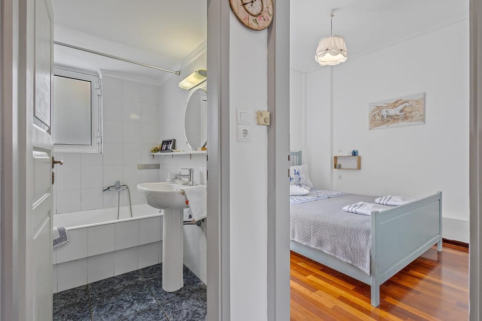 h2h Levandre Kallithea near Metropolitan, Apartment in Athens